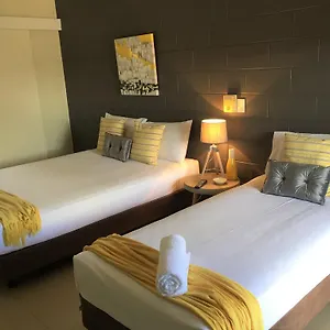 Hotel At The, Cardwell